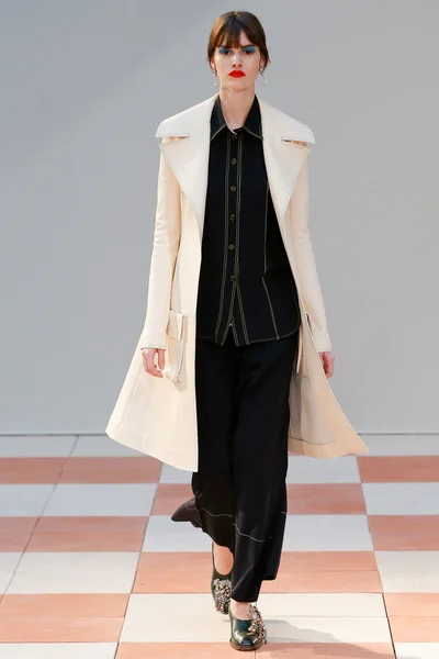 Look 24